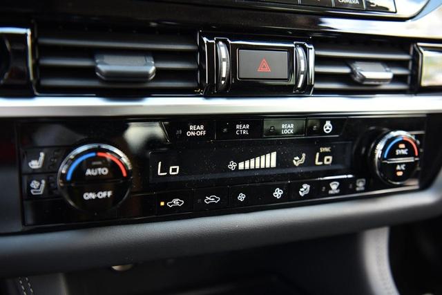 2025 Nissan Pathfinder Vehicle Photo in Ballwin, MO 63011