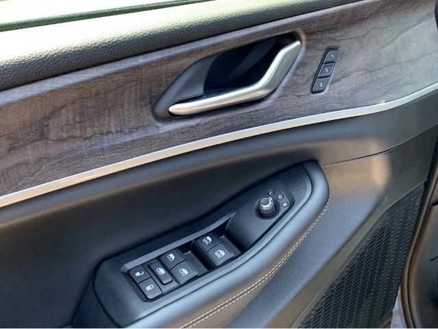 2024 Jeep Grand Cherokee L Vehicle Photo in BEAUFORT, SC 29906-4218