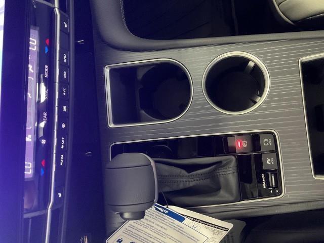 2025 Toyota Sienna Vehicle Photo in Oshkosh, WI 54904