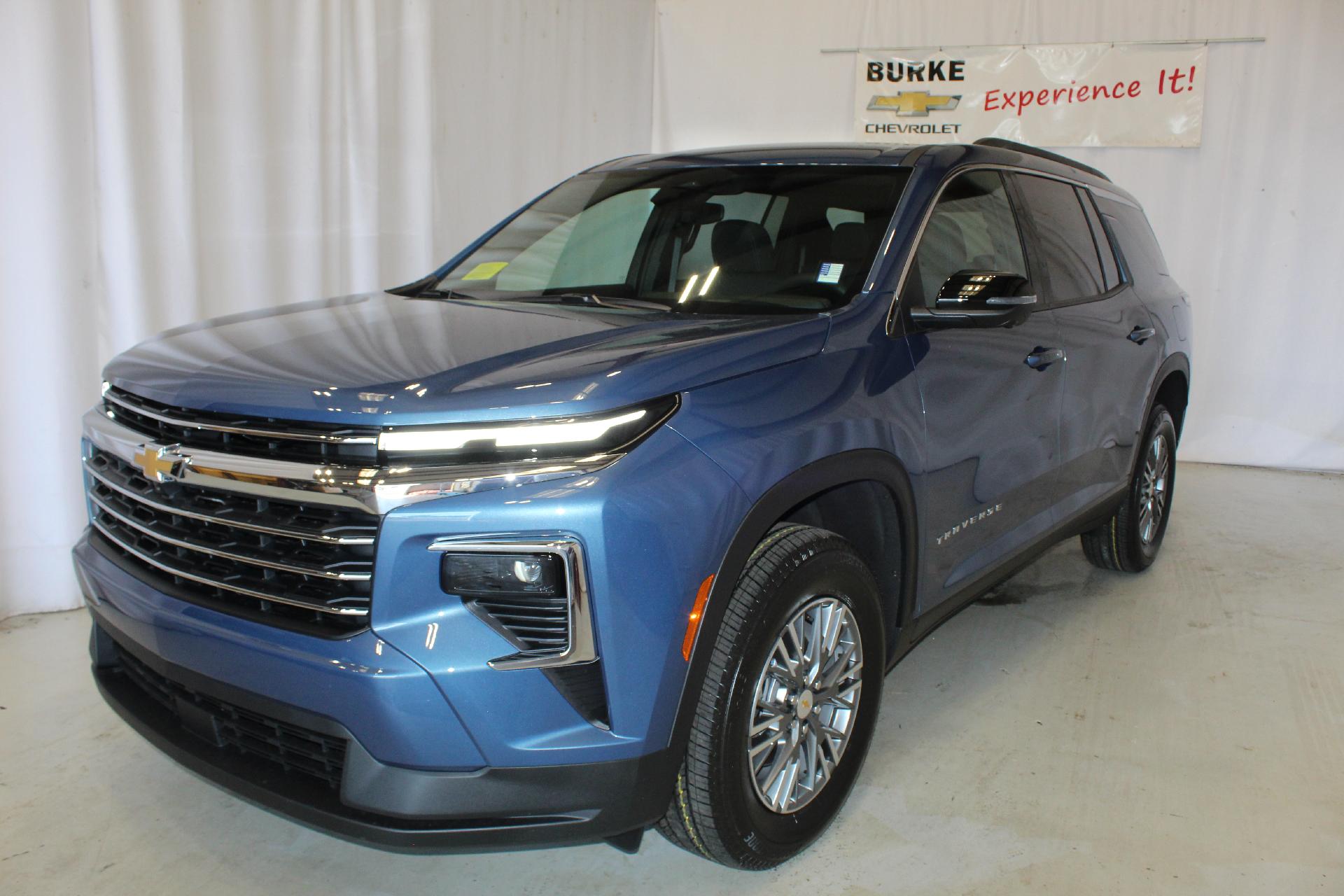 2025 Chevrolet Traverse Vehicle Photo in NORTHAMPTON, MA 01060-1120