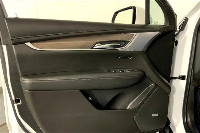 2024 Cadillac XT6 Vehicle Photo in KANSAS CITY, MO 64114-4545