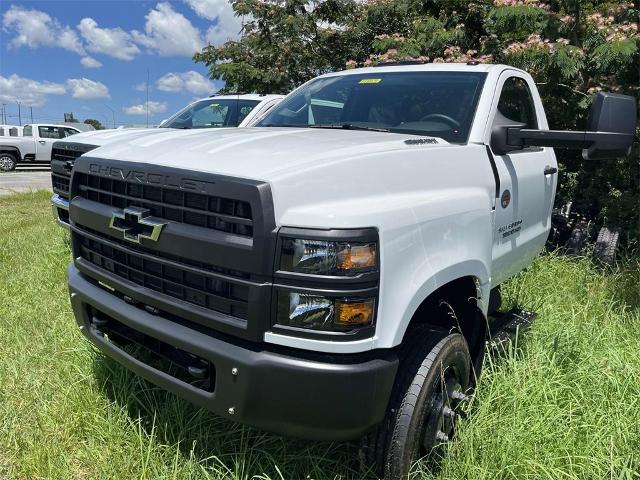 2024 Chevrolet Silverado 5500 HD Vehicle Photo in ALCOA, TN 37701-3235