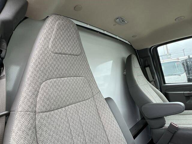 2023 GMC Savana Cutaway 3500 Vehicle Photo in PASADENA, CA 91107-3803