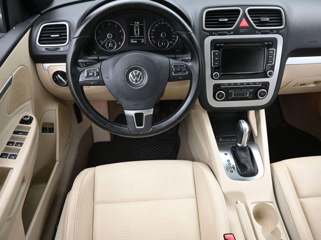 2012 Volkswagen Eos Vehicle Photo in Marion, IA 52302