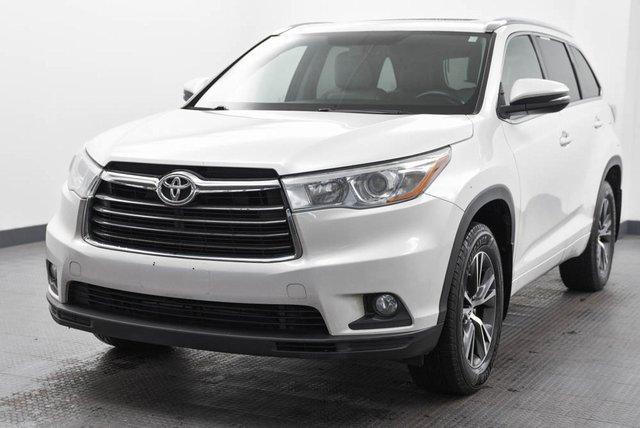 2016 Toyota Highlander Vehicle Photo in Akron, OH 44320