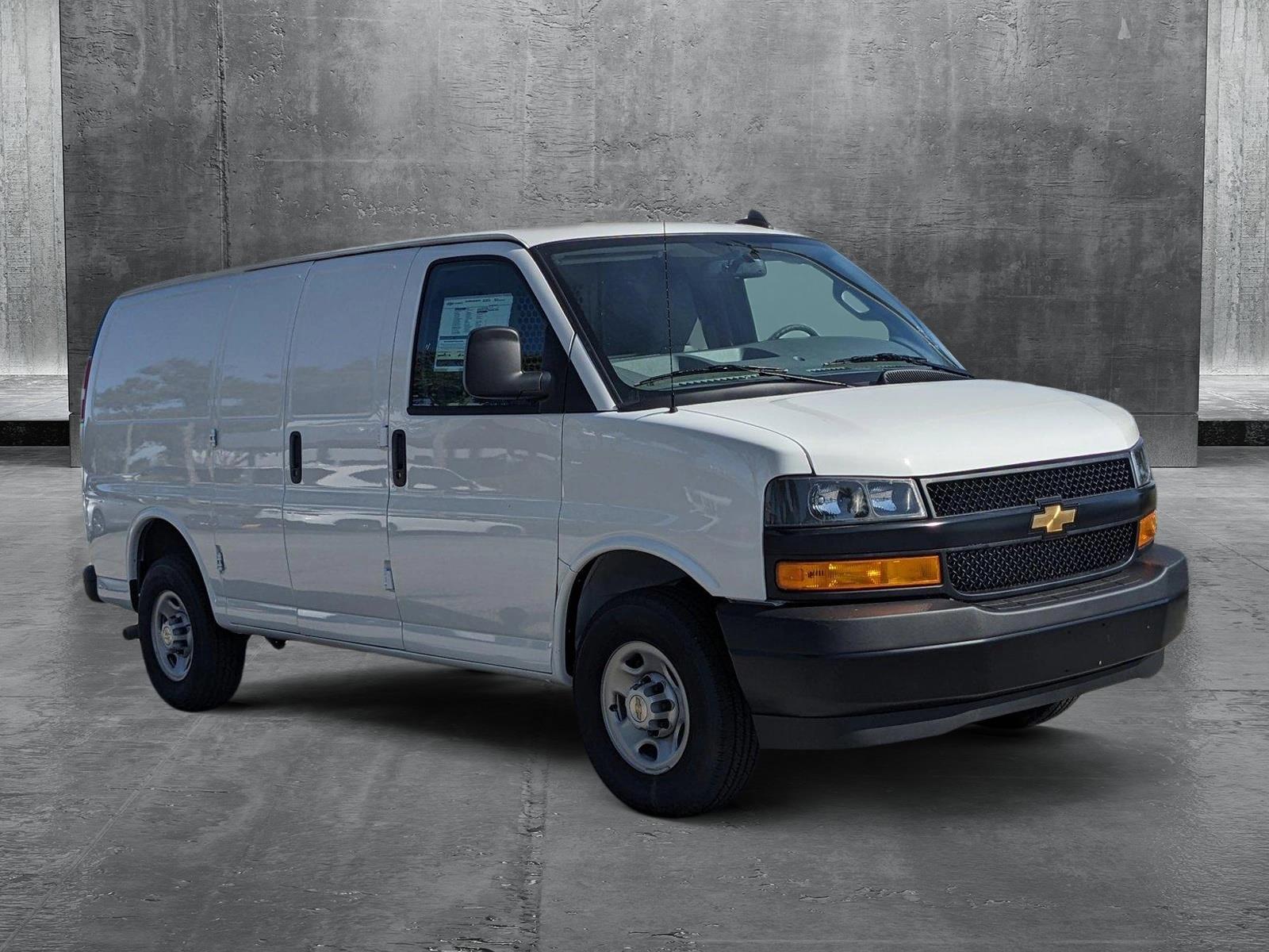 2024 Chevrolet Express Cargo 2500 Vehicle Photo in GREENACRES, FL 33463-3207