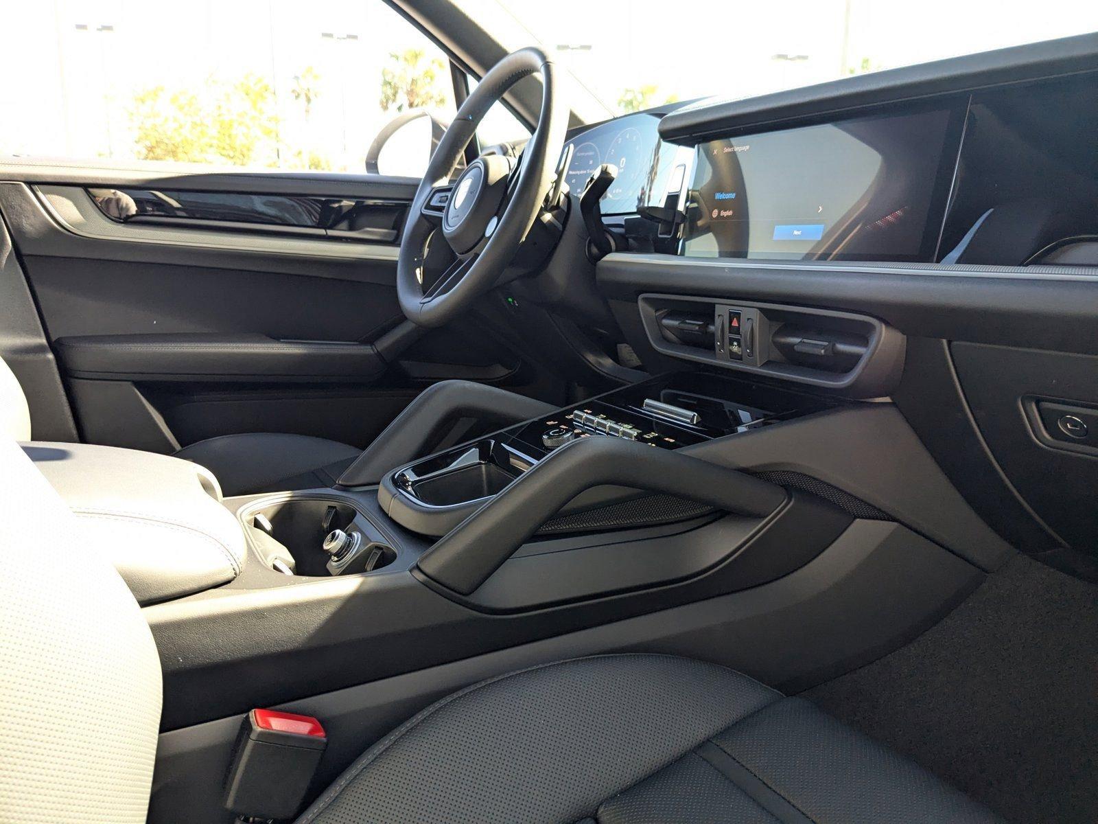 2025 Porsche Cayenne Vehicle Photo in Maitland, FL 32751