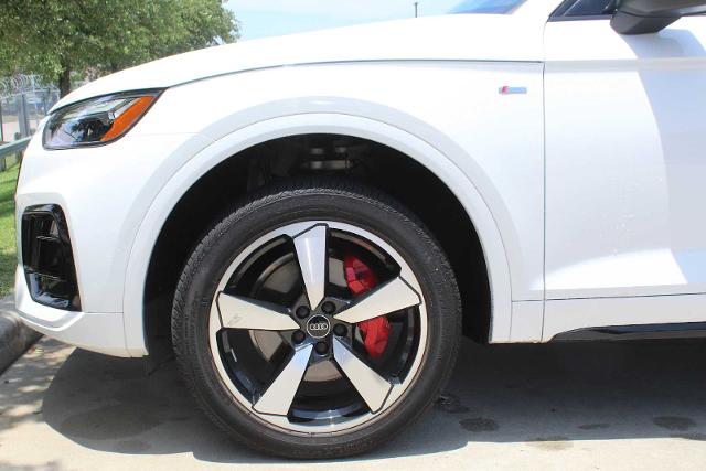 2024 Audi Q5 Vehicle Photo in HOUSTON, TX 77090