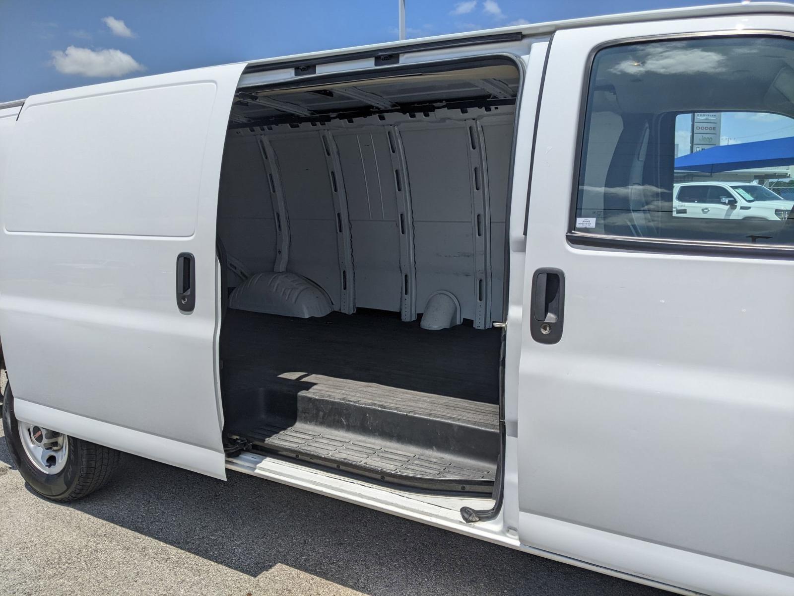 2023 GMC Savana Cargo Van Vehicle Photo in Seguin, TX 78155