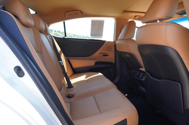 2024 Lexus ES 350 Vehicle Photo in Riverdale, UT 84405