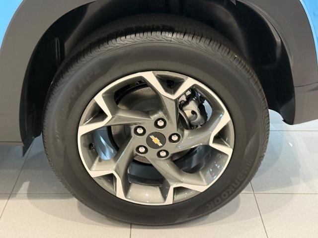 2025 Chevrolet Trax Vehicle Photo in COLUMBIA, MO 65203-3903
