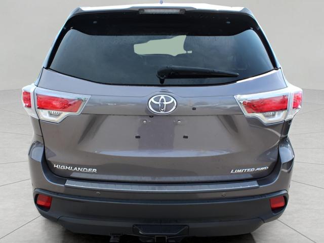 2016 Toyota Highlander Vehicle Photo in Green Bay, WI 54304