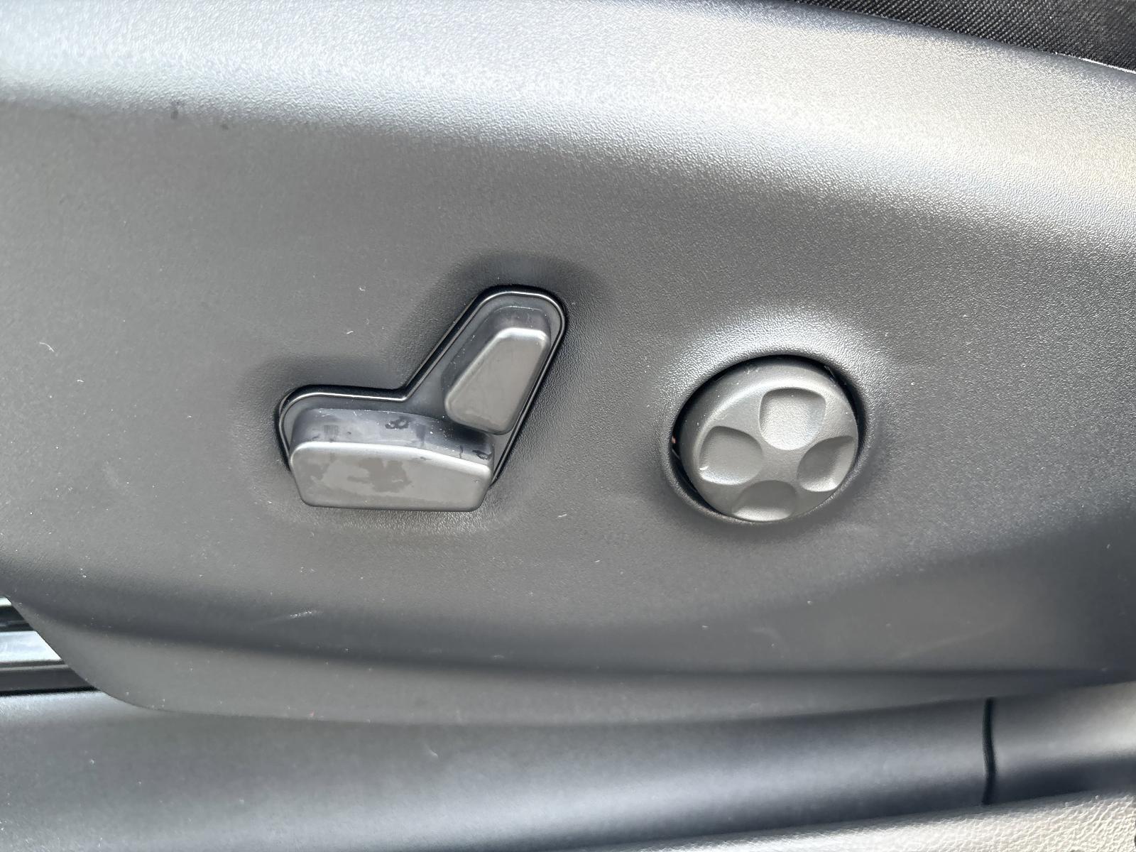 2025 Chrysler Voyager Vehicle Photo in Mechanicsburg, PA 17050-1707
