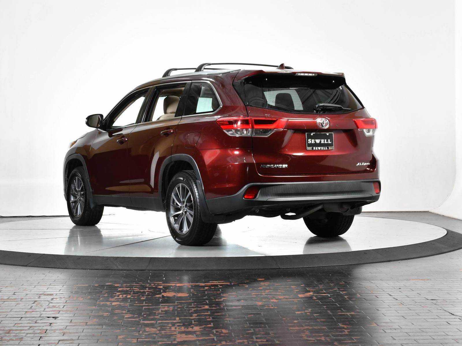 2019 Toyota Highlander Vehicle Photo in DALLAS, TX 75235