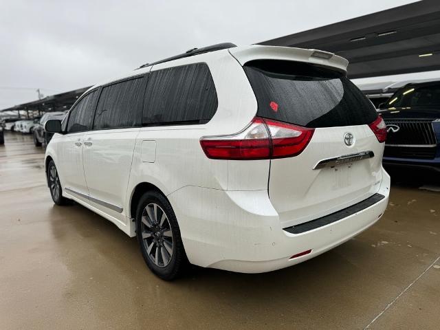 2018 Toyota Sienna Vehicle Photo in Grapevine, TX 76051