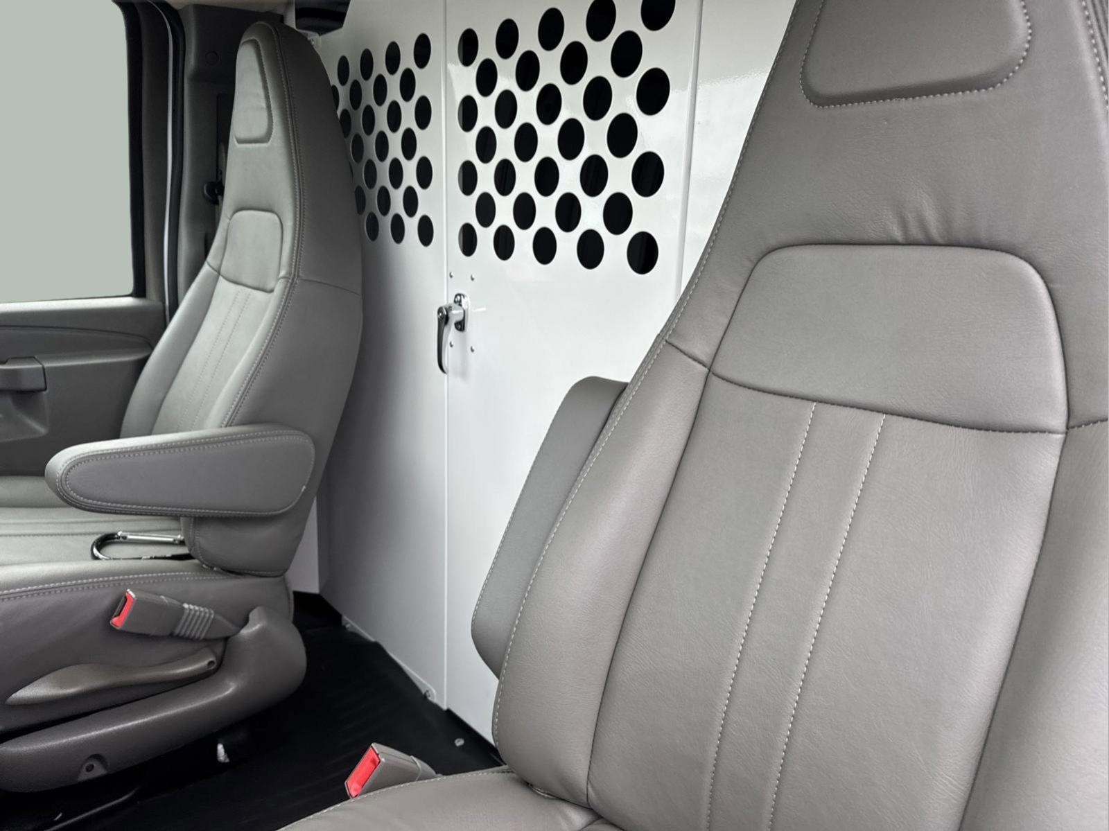 2024 Chevrolet Express Cargo 2500 Vehicle Photo in GEORGETOWN, TX 78626-7508