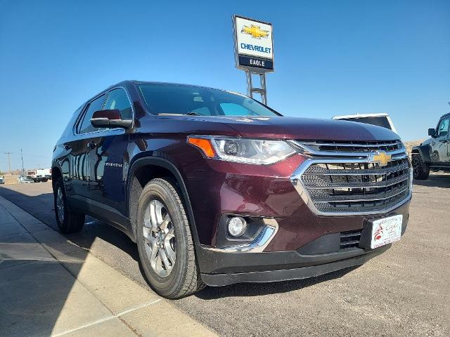 Used 2021 Chevrolet Traverse 3LT with VIN 1GNEVHKW9MJ183462 for sale in Chadron, NE