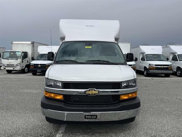 2025 Chevrolet Express Cutaway 3500 Vehicle Photo in ALCOA, TN 37701-3235