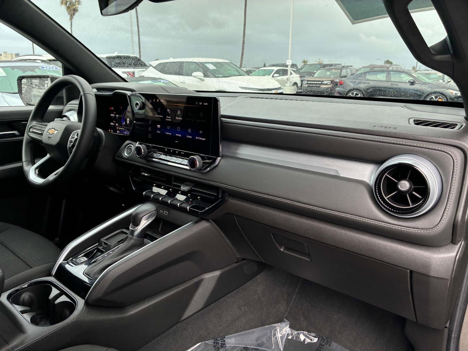 2024 Chevrolet Colorado Vehicle Photo in LOS ANGELES, CA 90007-3794