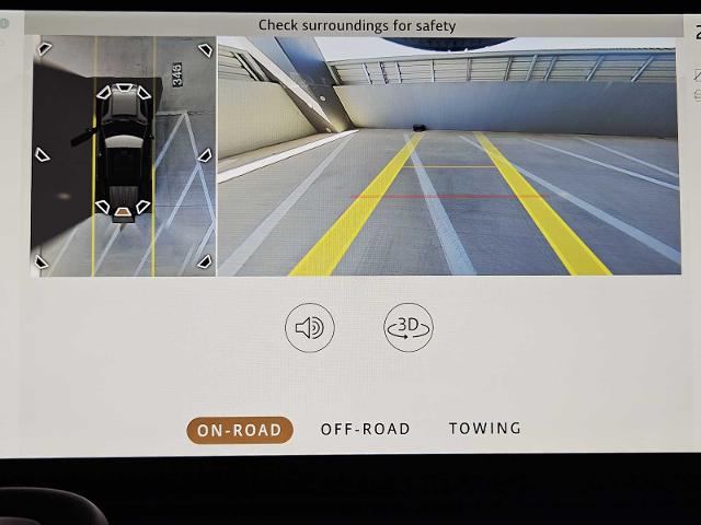 2025 Defender Vehicle Photo in AUSTIN, TX 78717