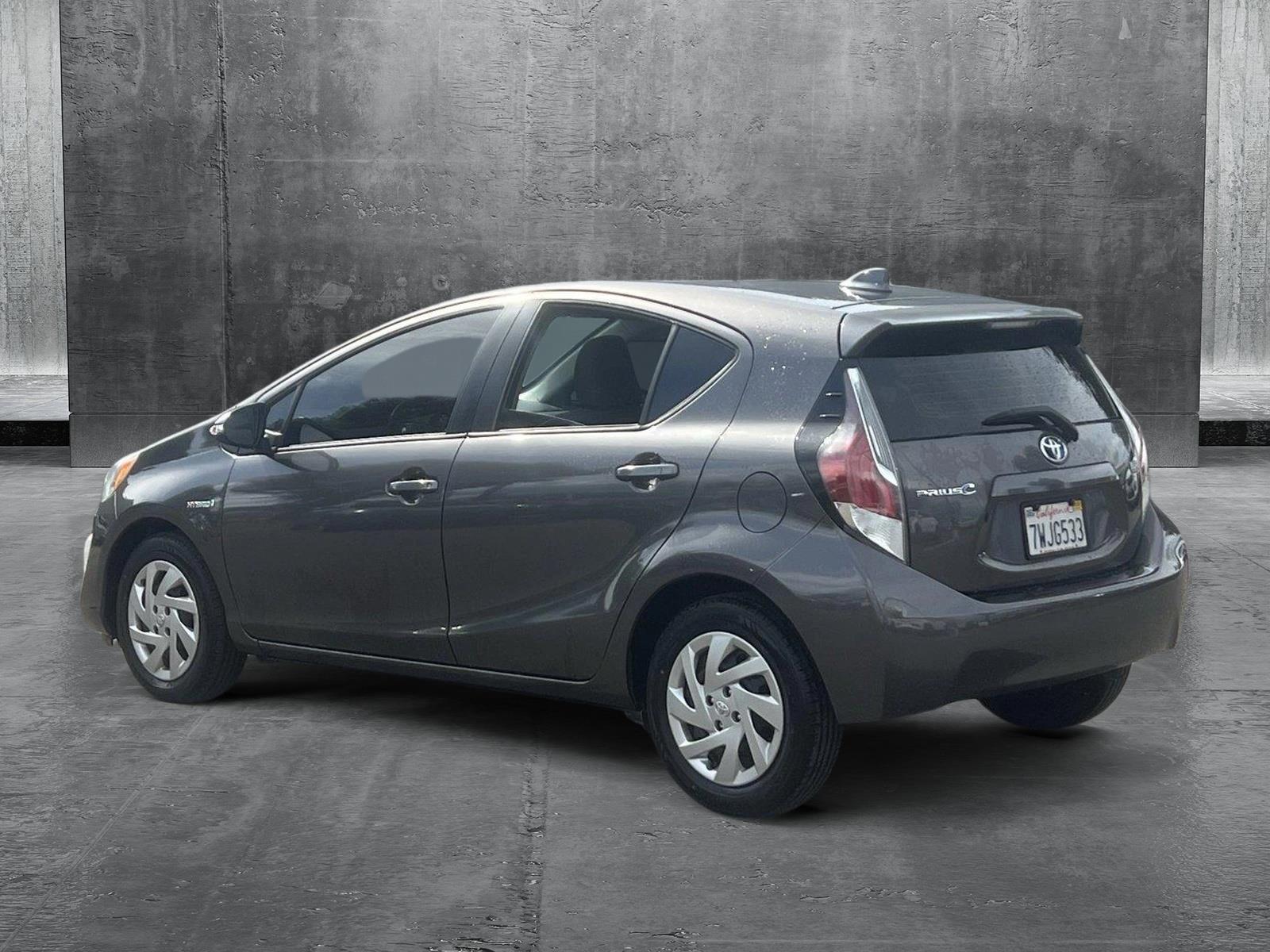 2015 Toyota Prius c Vehicle Photo in VALENCIA, CA 91355-1705
