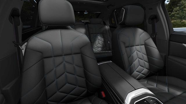 2025 BMW 740i xDrive Vehicle Photo in GRAPEVINE, TX 76051
