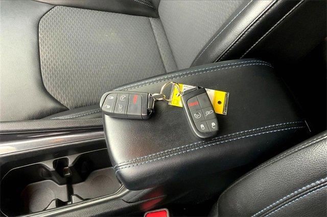 2022 Jeep Compass Vehicle Photo in TOPEKA, KS 66609-0000