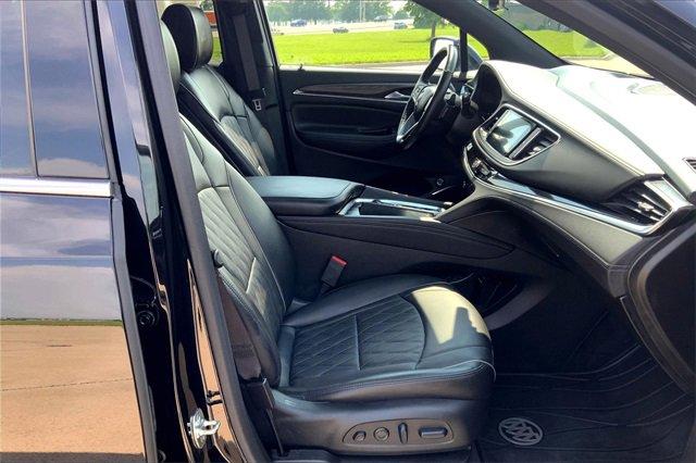 2024 Buick Enclave Vehicle Photo in TOPEKA, KS 66609-0000