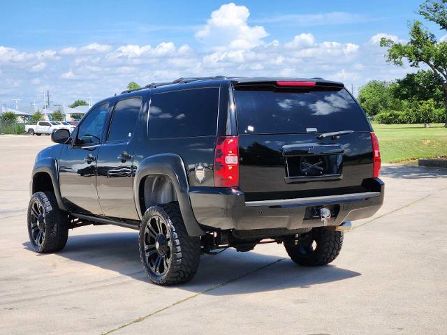 2011 Chevrolet Suburban Vehicle Photo in DENTON, TX 76210-9321
