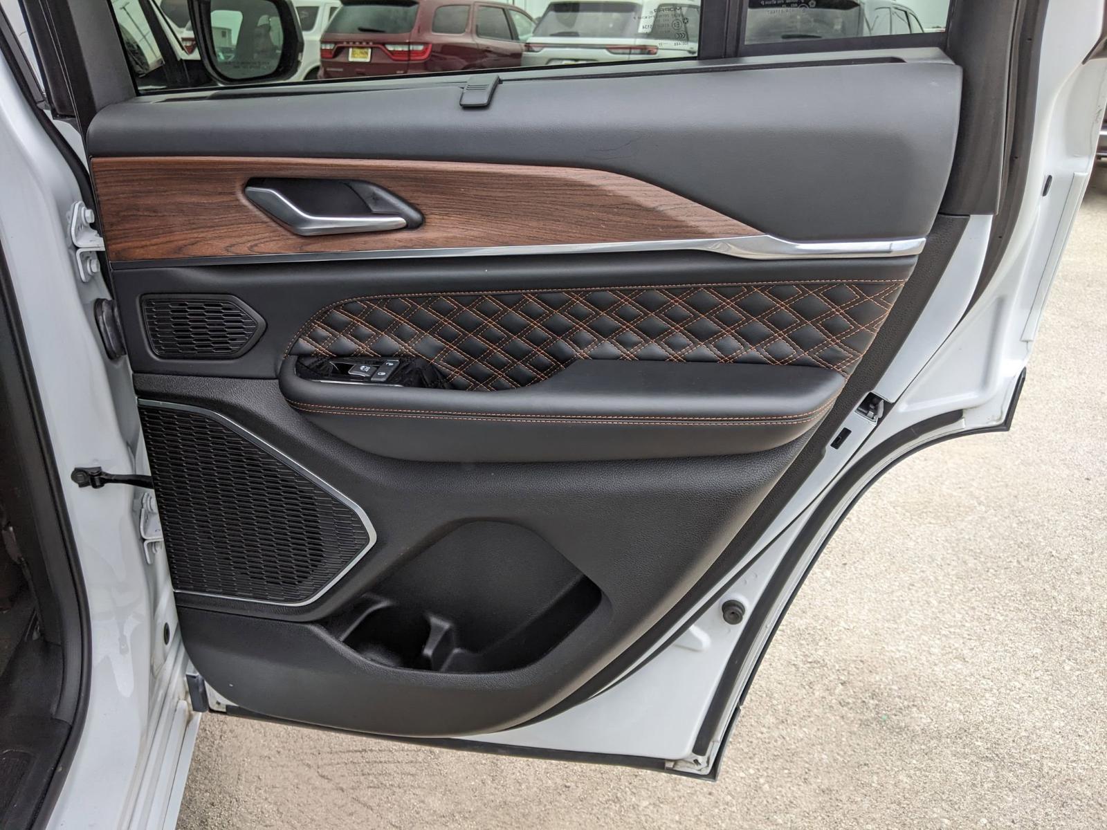 2022 Jeep Grand Cherokee Vehicle Photo in Seguin, TX 78155