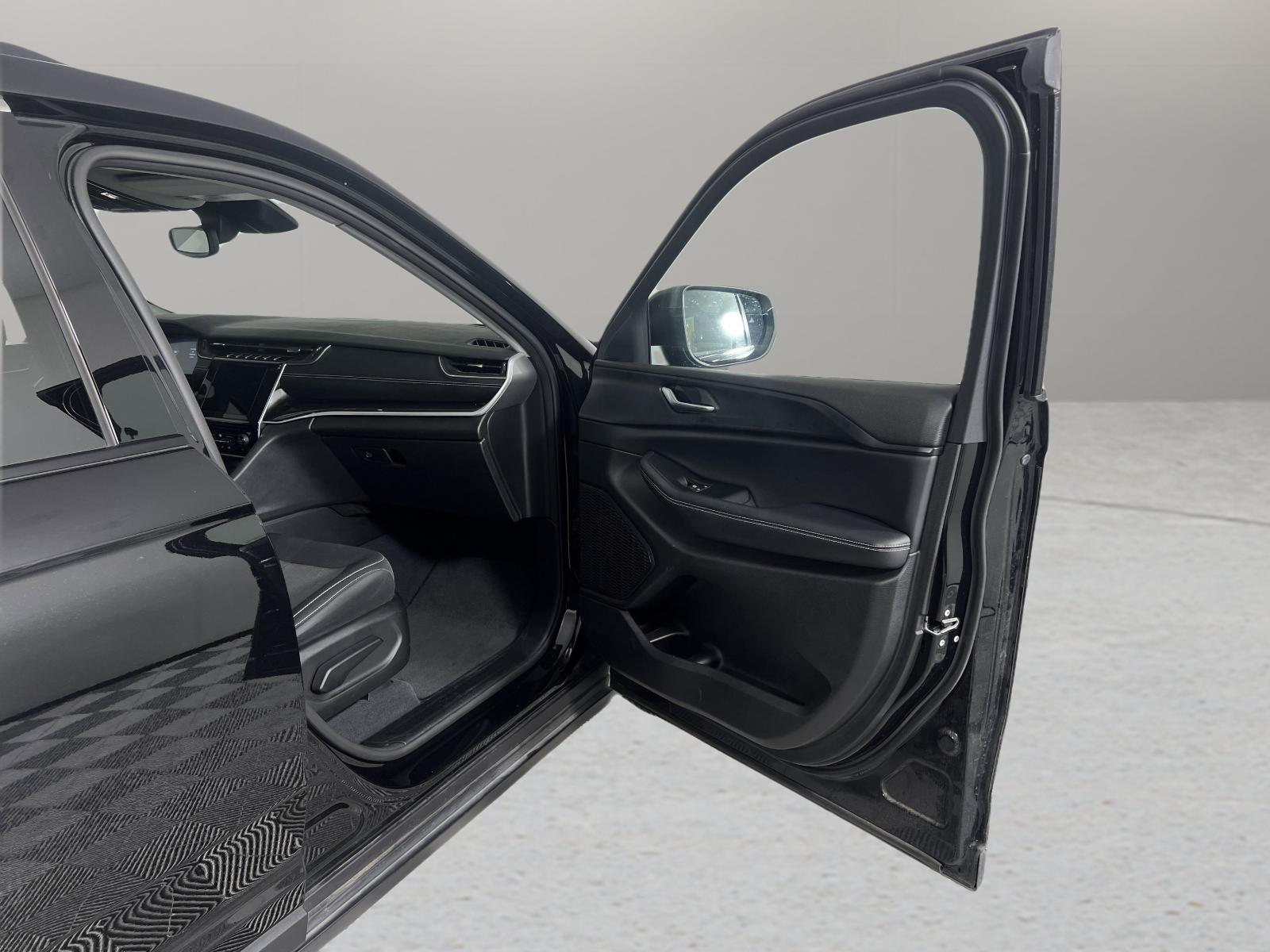 2023 Jeep Grand Cherokee L Vehicle Photo in Georgetown, TX 78626
