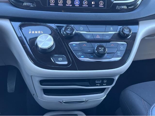 2017 Chrysler Pacifica Vehicle Photo in BEAUFORT, SC 29906-4218