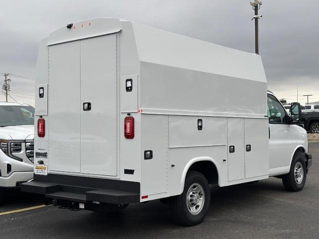 2024 Chevrolet Express Cutaway 3500 Vehicle Photo in COLUMBIA, MO 65203-3903