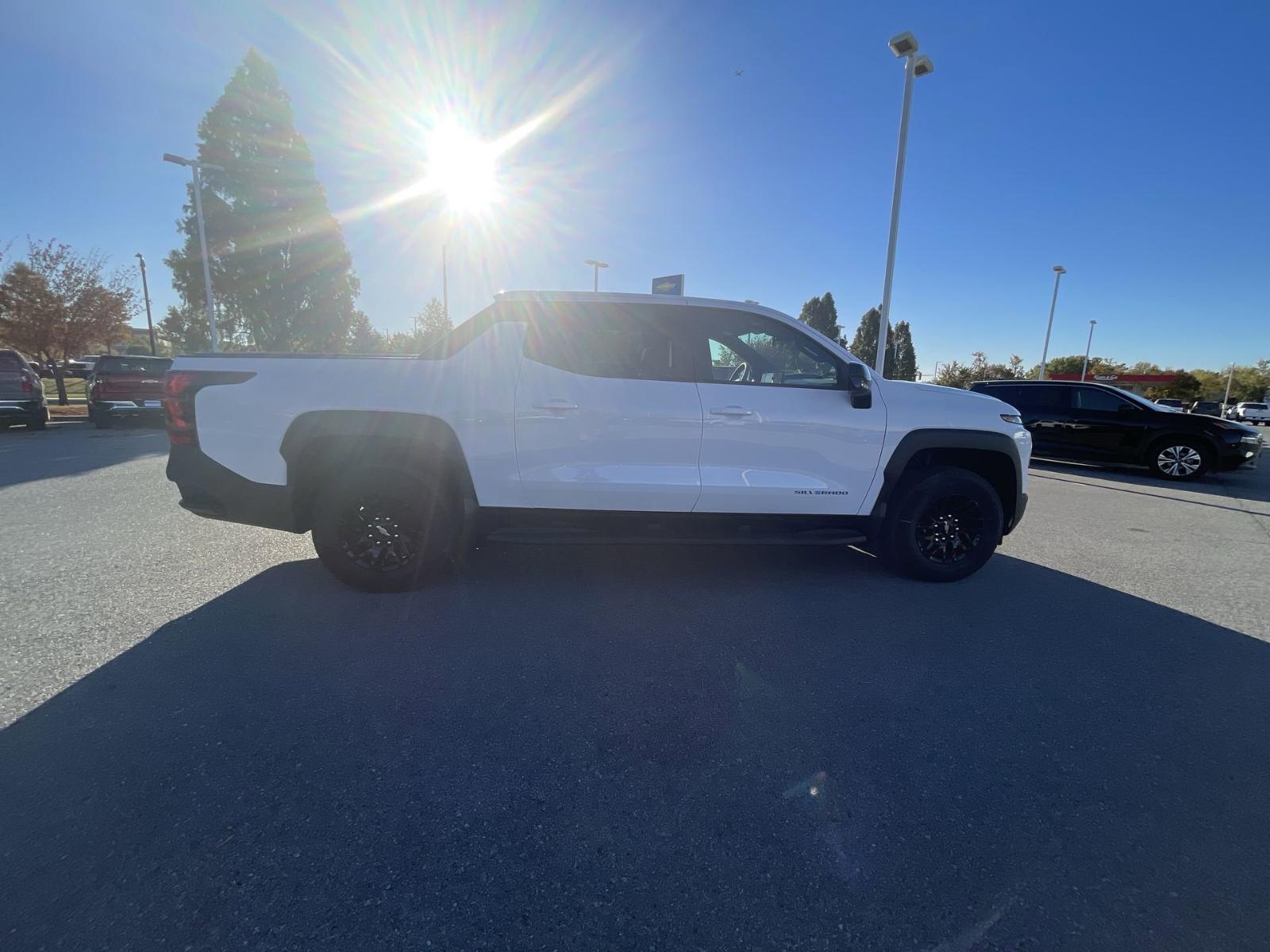 2024 Chevrolet Silverado EV Vehicle Photo in BENTONVILLE, AR 72712-4322