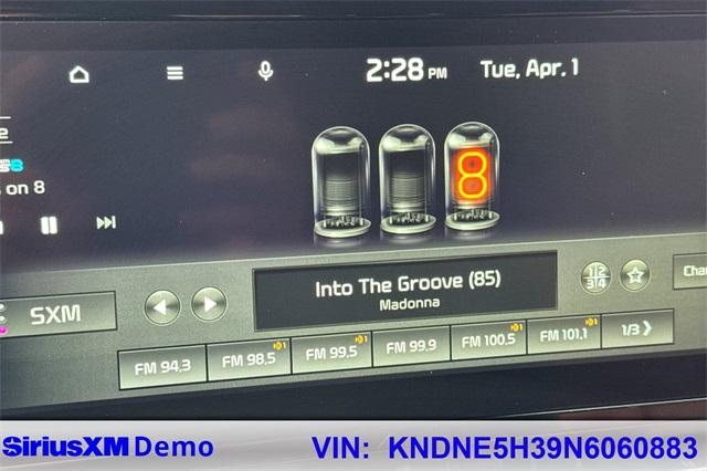 2022 Kia Carnival Vehicle Photo in ELK GROVE, CA 95757-8703