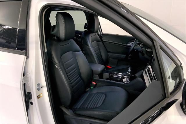 2024 Kia Sportage Vehicle Photo in Lees Summit, MO 64086