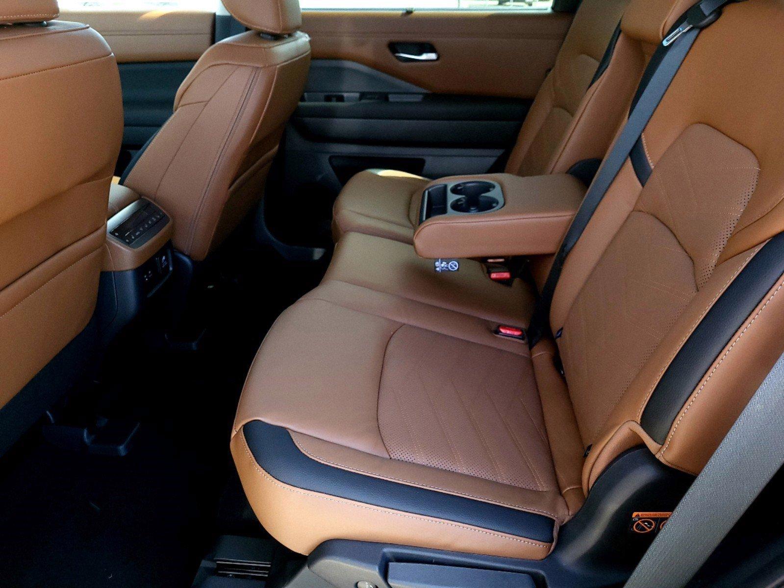 2025 Nissan Pathfinder Vehicle Photo in Albuquerque, NM 87110
