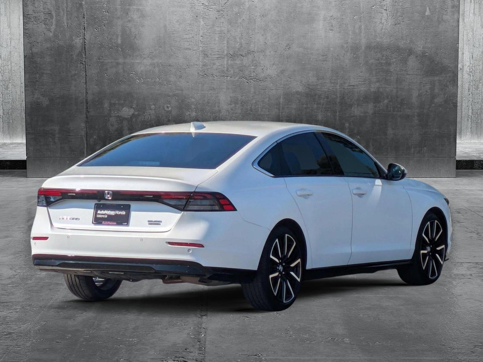2024 Honda Accord Hybrid Vehicle Photo in Valencia, CA 91355-1794