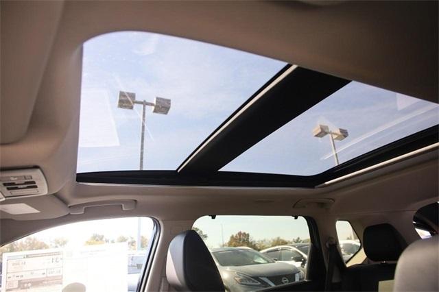 2025 Nissan Rogue Vehicle Photo in Hazelwood, MO 63042