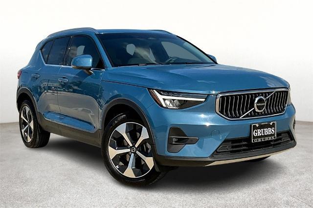 2023 Volvo XC40 Vehicle Photo in Grapevine, TX 76051