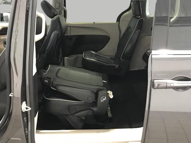2023 Chrysler Pacifica Vehicle Photo in Kaukauna, WI 54130
