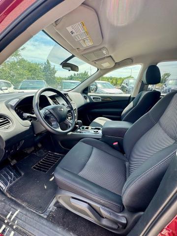 2017 Nissan Pathfinder Vehicle Photo in Lees Summit, MO 64086
