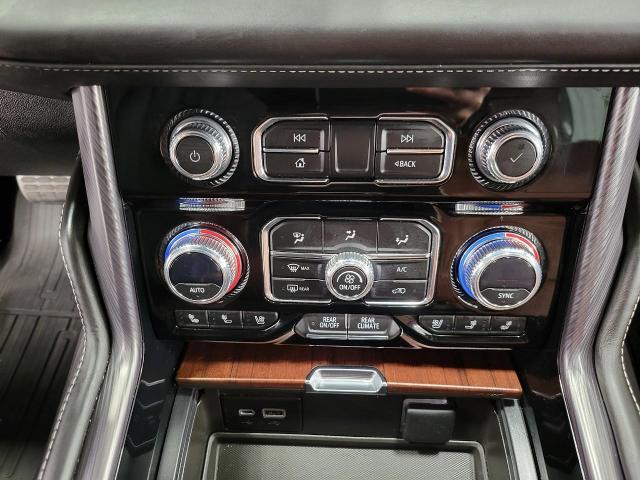 2023 GMC Yukon XL Vehicle Photo in Neenah, WI 54956
