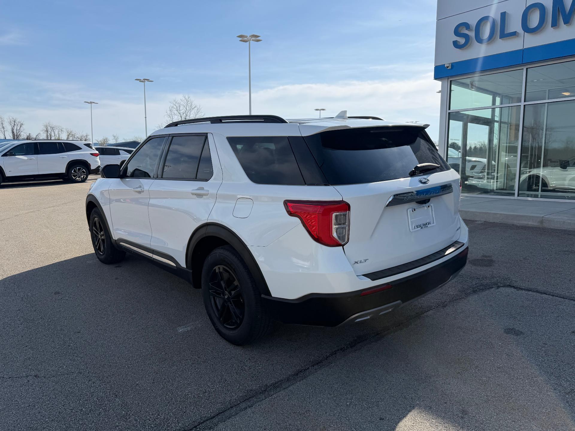 View vehicle photo 4