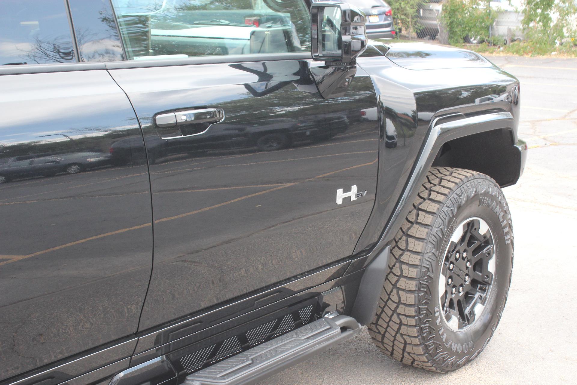 2025 GMC HUMMER EV Pickup Vehicle Photo in AURORA, CO 80012-4011