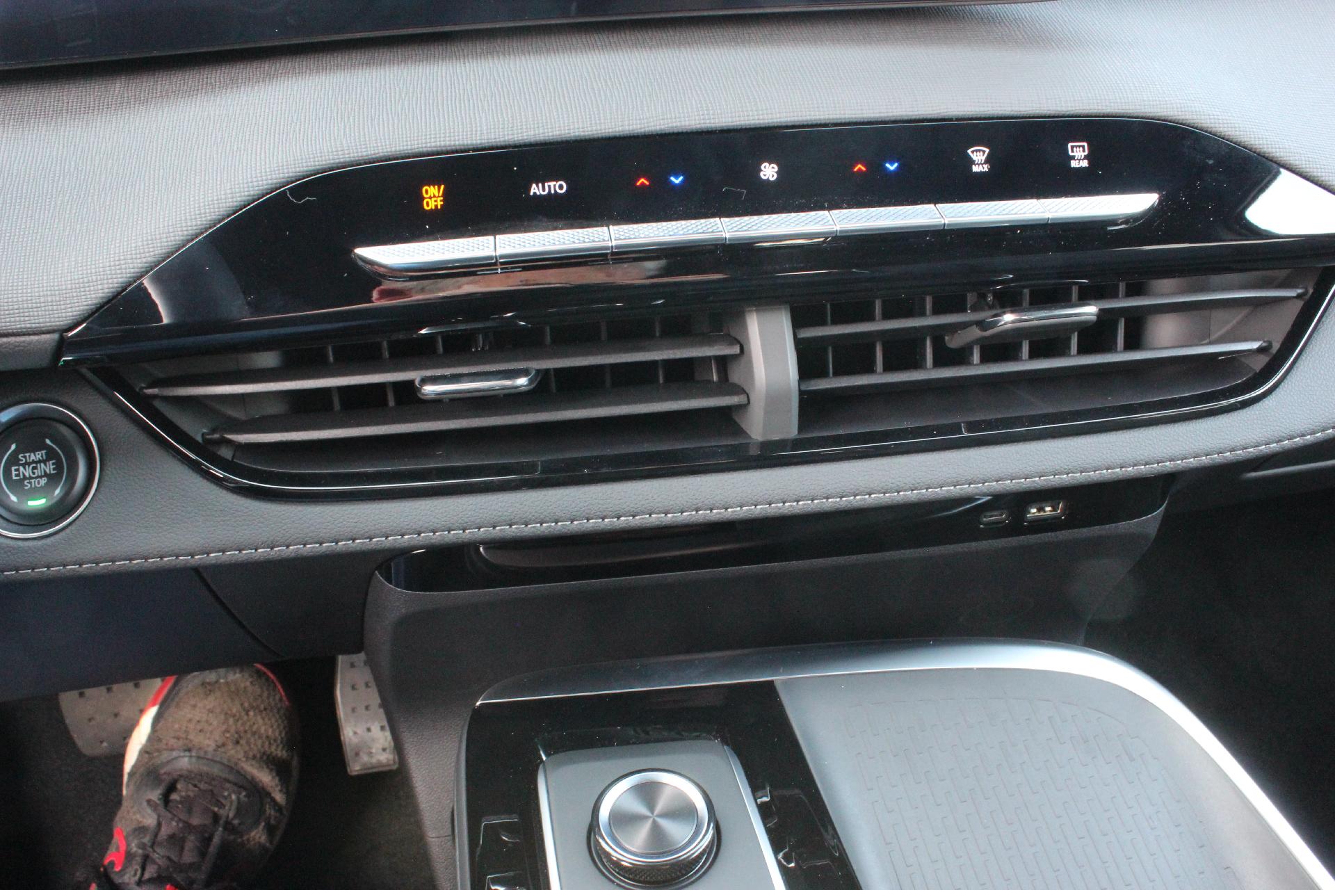 2025 Buick Enclave Vehicle Photo in AURORA, CO 80012-4011