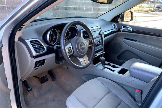 2013 Jeep Grand Cherokee Vehicle Photo in KANSAS CITY, MO 64114-4502