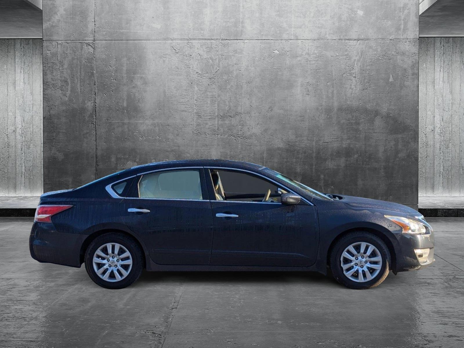 2015 Nissan Altima Vehicle Photo in MEMPHIS, TN 38115-1503