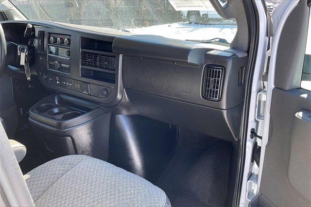 2022 Chevrolet Express Passenger Vehicle Photo in INDEPENDENCE, MO 64055-1314
