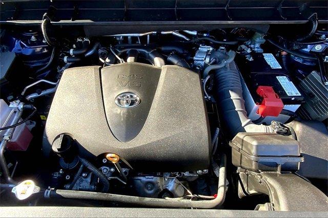 2022 Toyota Highlander Vehicle Photo in TOPEKA, KS 66609-0000